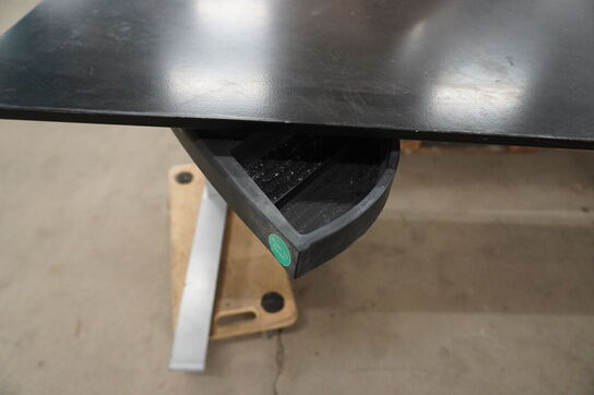 El. Hæve-/sænkeskrivebord HOLMRIIS B8