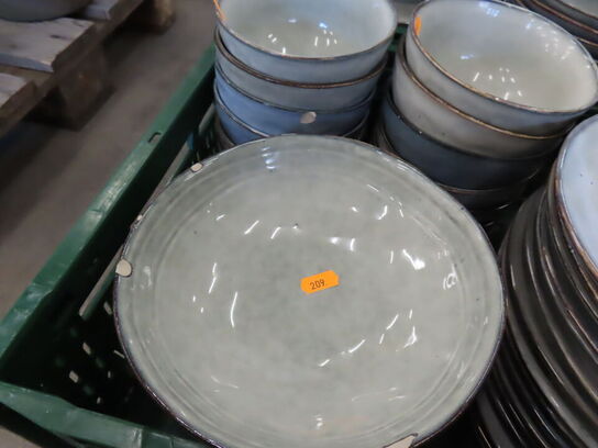 Tallerkener, dybe tallerkener, skåle ca. 85 dele