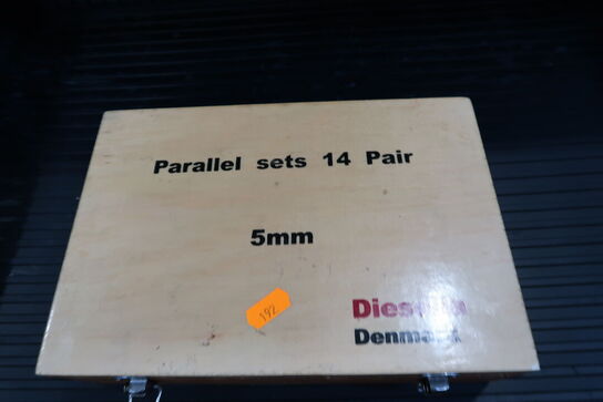 Parallelklodser DIESELLA