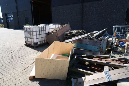 Div. Træ, tønder, palletank m.m.