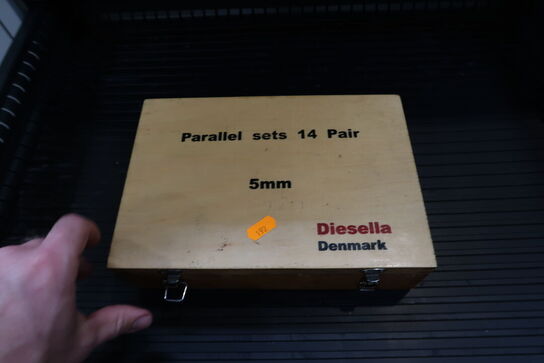 Parallelklodser DIESELLA