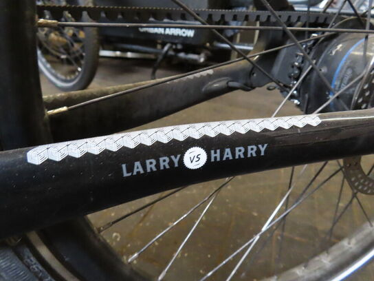 El. ladcykel, Larry vs. Harry E-Bullit med sort kasse og kaleche