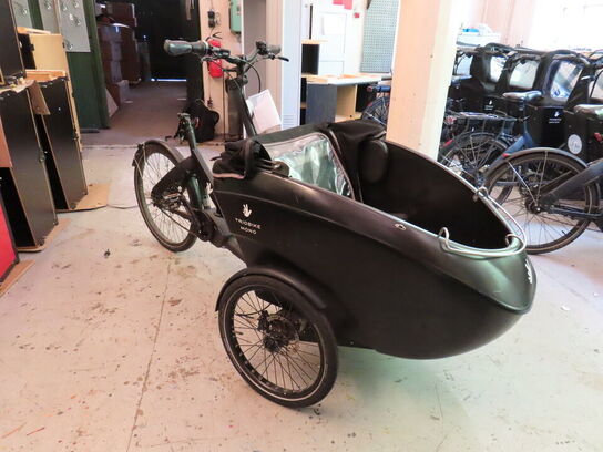 El. ladcykel, Triobike Mono med sort kasse og kaleche