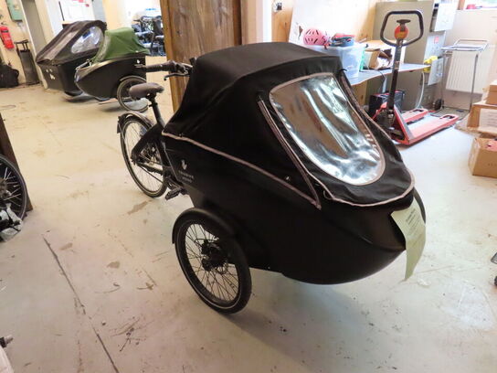 El. ladcykel, Triobike Mono med sort kasse og kaleche