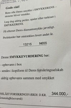 Smarargd - diamant ring i 18 kt guld vægt 18,6 gram