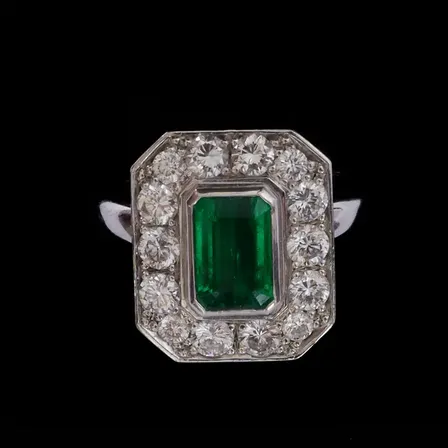 Smarargd - diamant ring i 18 kt guld vægt 18,6 gram