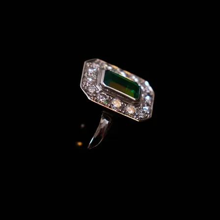 Smarargd - diamant ring i 18 kt guld vægt 18,6 gram