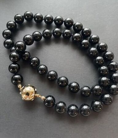 Onyxhalskæde med forgyldt magnetlås