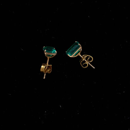 Smarargd emerald cut ørestikker med 14 kt guld