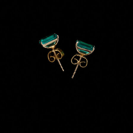 Smarargd emerald cut ørestikker med 14 kt guld