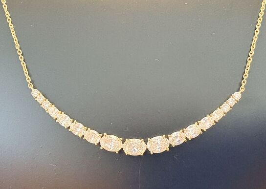 Halskæde af 14 kt. guld med brillantslebene laboratorieskabte diamanter