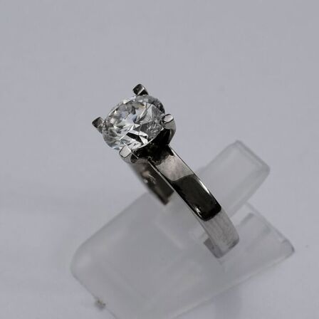 Solitairering af 14 kt guld med 2,03 ct, lab - grown diamant