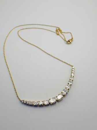 Halskæde af 14 kt. guld med brillantslebene laboratorieskabte diamanter