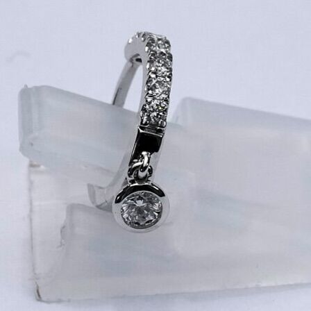 Par øreringe med laboratorieskabte diamanter, af 14 kt hvidguld