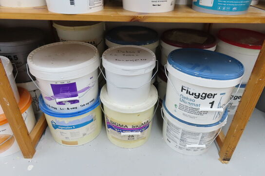 1 fag af diverse maling mv.