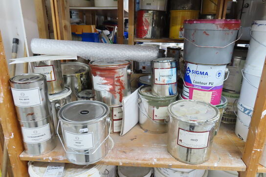 1 fag af diverse maling mv.