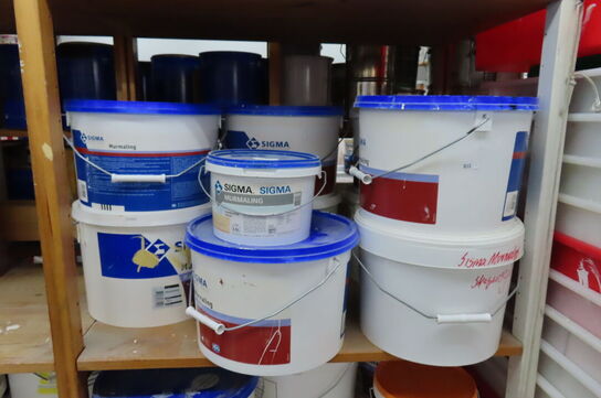 1 fag af diverse maling mv.