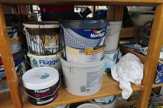 1 fag af diverse maling mv. 