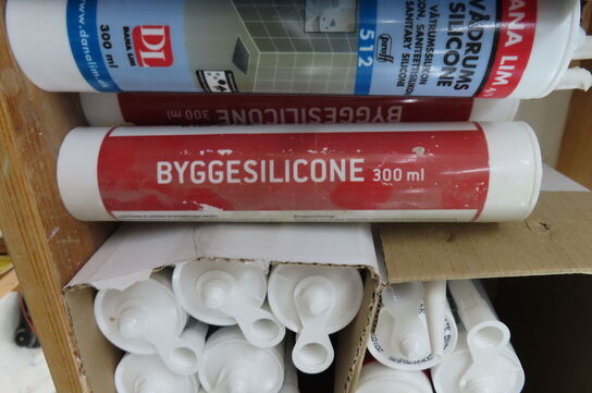 Indhold på 1 fag af diverse fugemasser mv. 