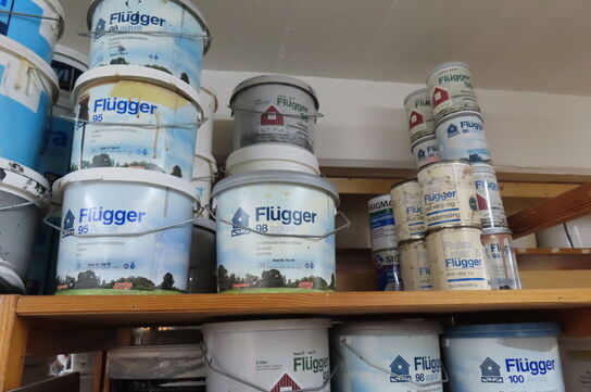 1 fag af diverse maling mv. 