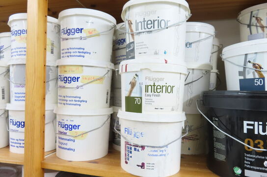 1 fag af diverse maling mv.