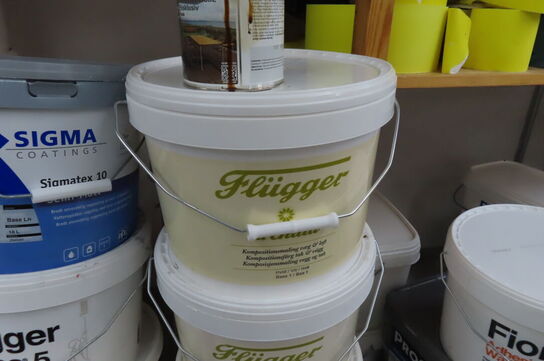 1 fag af diverse maling mv.