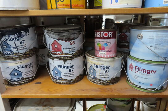 1 fag af diverse olier, maling mv.