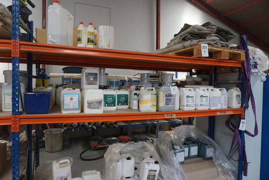 Indhold på pallereol af diverse gulvmaterialer