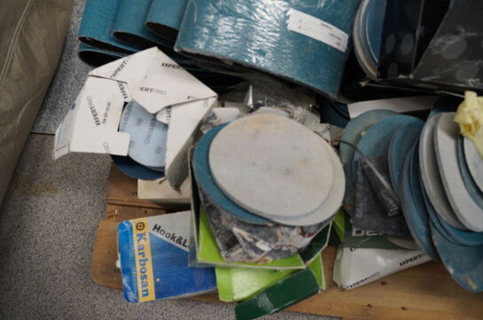 Palle med diverse slibeskiver
