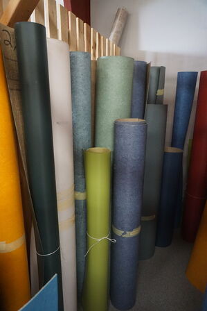 Indhold i rum af diverse gulvmaterialer