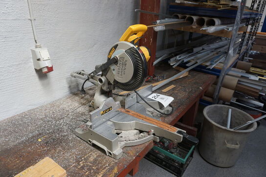 Kap-/geringssav DEWALT DW712N