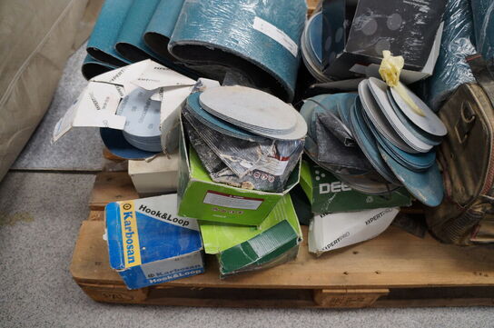 Palle med diverse slibeskiver