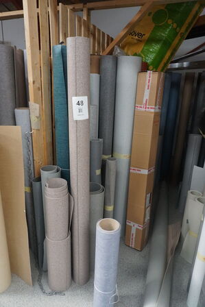Indhold i rum af diverse gulvmaterialer