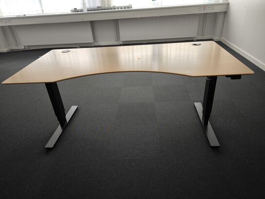 El. hæve/sænke skrivebord samt whiteboard