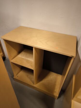 Diverse skabe, reoler m.v. 