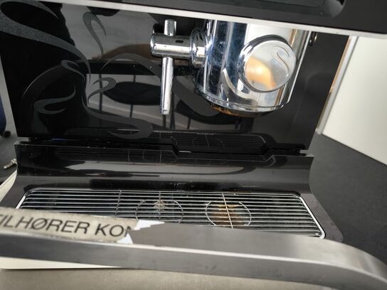 Kaffeautomat N&W Global Vending ES 4 SE WH