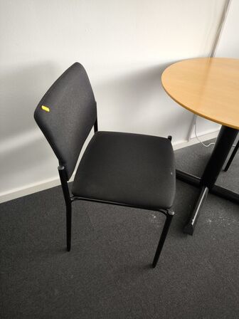 Bord samt 2 stk. stole 