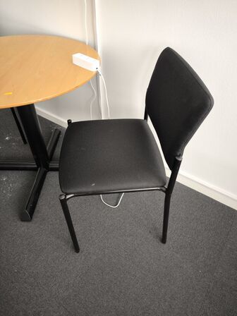 Bord samt 2 stk. stole 