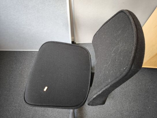 2 stk. tavler, kontorstol samt skuffemodul