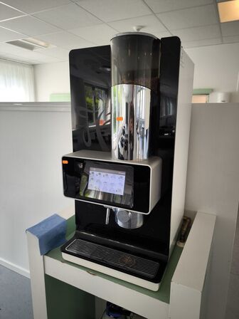 Kaffeautomat N&W Global Vending ES 4 SE WH