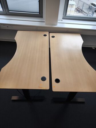 2 stk. el. hæve/sænke skriveborde