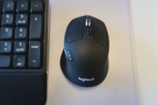 Logitech trådløs keyboard & mus 