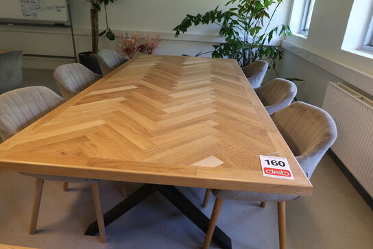 Bord med 6 stole 