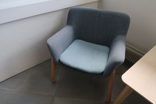 2 stk. Lænestole med bord 