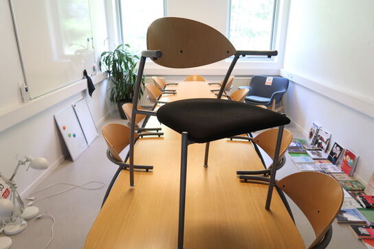 3-Delt Konferencebord med 11 stole 