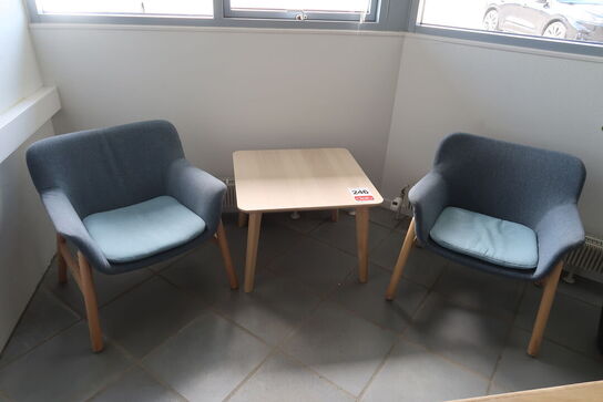 2 stk. Lænestole med bord 