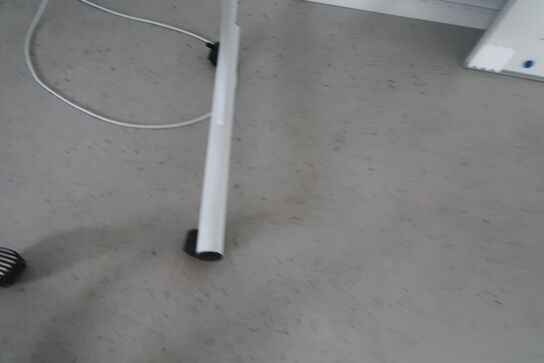 Magnettavle på hjul 