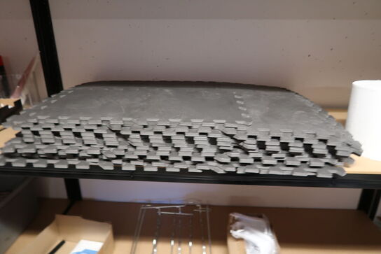 4 stk. Stålreoler med indhold 