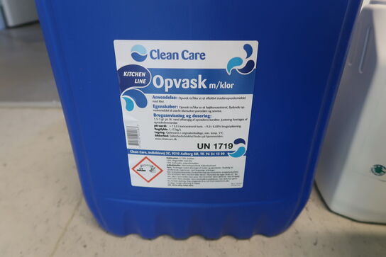 Diverse rengøringsmidler til opvask