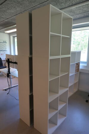 Rumdeler + 6 stk. Reoler 